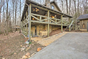Charming Blue Ridge Cabin with Hot Tub and Grill!